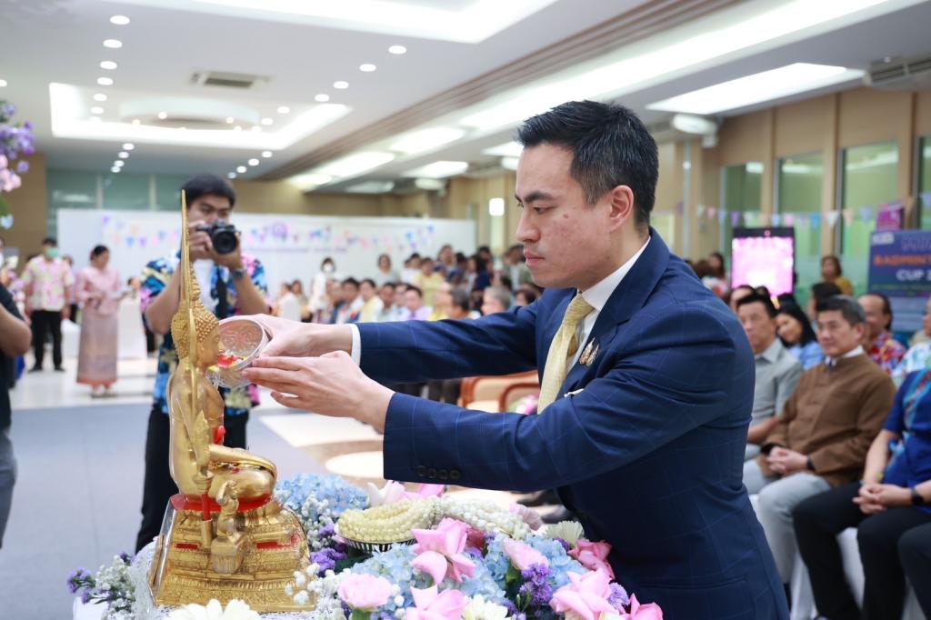 รัฐมนตรีฯ เอกนัฏ ร่วมประเพณีสงกรานต์ ก.อุตฯ ปี 68 "เถลิงศกใหม่ สาดใส่ความสุข"