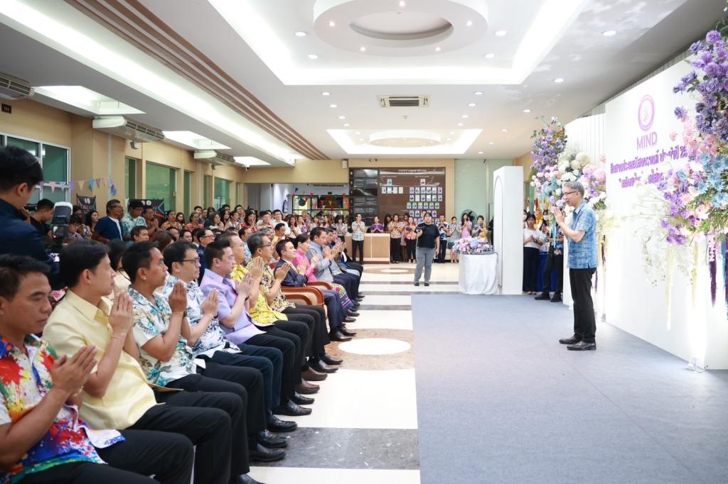 รัฐมนตรีฯ เอกนัฏ ร่วมประเพณีสงกรานต์ ก.อุตฯ ปี 68 "เถลิงศกใหม่ สาดใส่ความสุข"