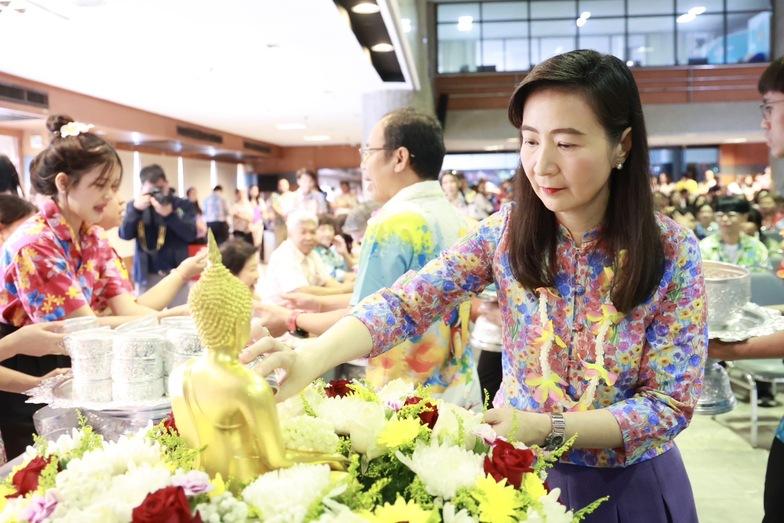 ”ดีพร้อม“ เปิดบ้าน สืบสานวัฒนธรรมประเพณีวันสงกรานต์