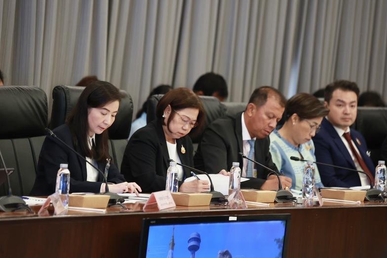 “อธิบดีณัฏฐิญา” ดัน 2 โปรเจกต์ดีพร้อม “สนุก RICE PLUS + สนุก Beef Valley” ผ่านเวทีโต๊ะประชุมบูรณาการร่วมภาครัฐและเอกชน เพื่อพัฒนากลุ่มจังหวัดภาคตะวันออกเฉียงเหนือตอนบน 2 ยกระดับเกษตรสู่เกษตรมูลค่าสูง