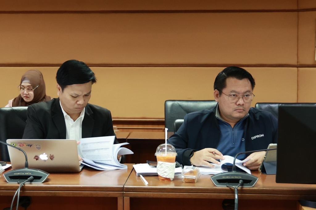 “รองอธิบดีดวงดาว” นำประชุมคณะทำงานประเมินคุณธรรมและความโปร่งใสขับเคลื่อนการปฏิบัติงานป้องกันและปราบปรามการทุจริตและประพฤติมิชอบ และแผนบริหารความเสี่ยงการทุจริต "ดีพร้อม" ขานรับการทำงานด้วยความโปร่งใสตามนโยบาย รมว.เอกนัฏ