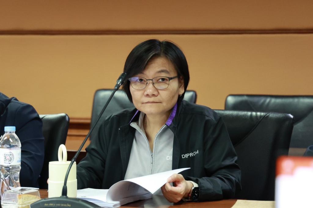“รองอธิบดีดวงดาว” นำประชุมคณะทำงานประเมินคุณธรรมและความโปร่งใสขับเคลื่อนการปฏิบัติงานป้องกันและปราบปรามการทุจริตและประพฤติมิชอบ และแผนบริหารความเสี่ยงการทุจริต "ดีพร้อม" ขานรับการทำงานด้วยความโปร่งใสตามนโยบาย รมว.เอกนัฏ
