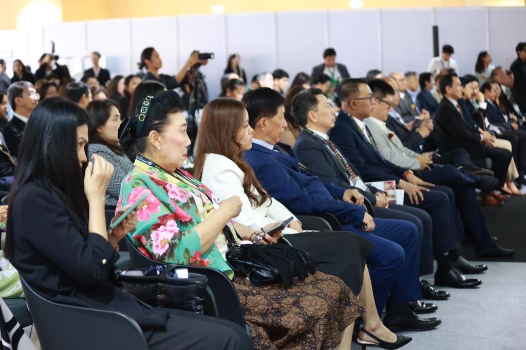 “รสอ.ดวงดาว” เปิดงาน “JGAB 2025” เวทีอัญมณีและเครื่องประดับอาเซียน ค้นหาดีไซน์เนอร์หน้าใหม่ ผลักดันไทยสู่ศูนย์กลางการค้าและการผลิตอัญมณีและเครื่องประดับระดับโลก ตามนโยบาย รมว.เอกนัฏ