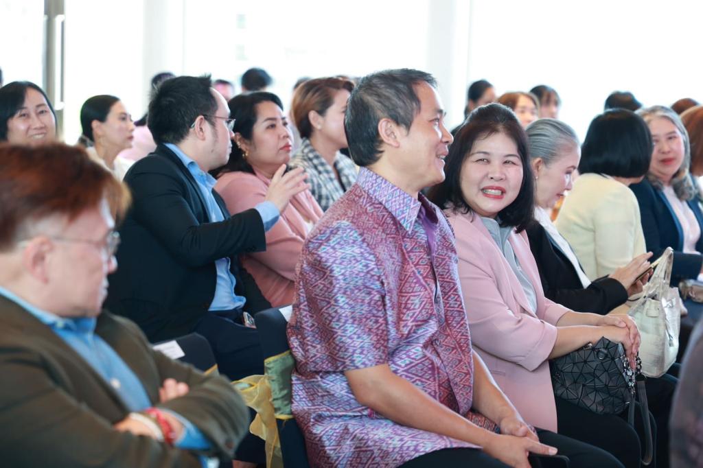 “ดีพร้อม” ปั้นสตาร์ตอัพแฟชั่น ต่อยอดเศรษฐกิจ 3.9 แสนล้าน ติดอาวุธผู้ประกอบการ พร้อมเชื่อมโยงแหล่งทุนจัดตั้งธุรกิจตามนโยบาย รวอ.เอกนัฏ
