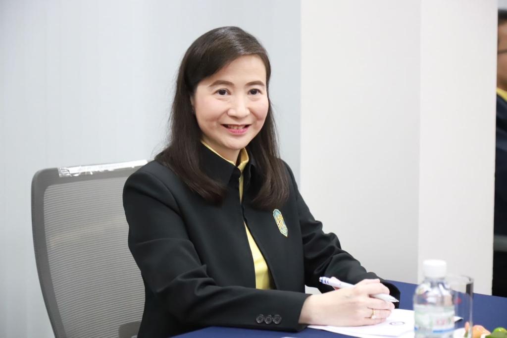 ดีพร้อม รับรางวัล "ศูนย์ข้อมูลข่าวสารของราชการโดดเด่น" สอดคล้องนโยบาย รวอ. เอกนัฏ เน้นใช้ข้อมูลข่าวสาร เพื่อสร้างความโปร่งใส