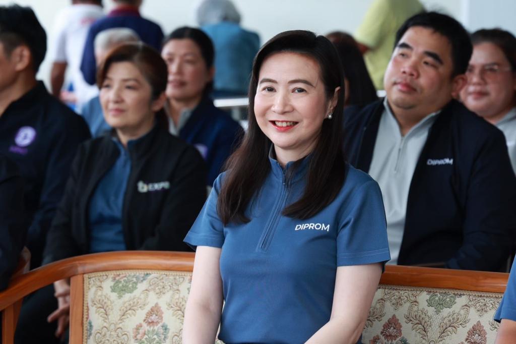 “อธิบดีณัฏฐิญา” เดินเครื่องดีพร้อมคอมมูนิตี้ เร่งให้ทักษะชุมชนท่าค้อ ดึงอัตลักษณ์อาหารพื้นถิ่น หวังสร้างอาชีพ กระจายรายได้สู่เศรษฐกิจชุมชน ตามนโยบาย รวอ.เอกนัฏ