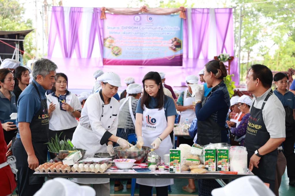 “อธิบดีณัฏฐิญา” เดินเครื่องดีพร้อมคอมมูนิตี้ เร่งให้ทักษะชุมชนท่าค้อ ดึงอัตลักษณ์อาหารพื้นถิ่น หวังสร้างอาชีพ กระจายรายได้สู่เศรษฐกิจชุมชน ตามนโยบาย รวอ.เอกนัฏ