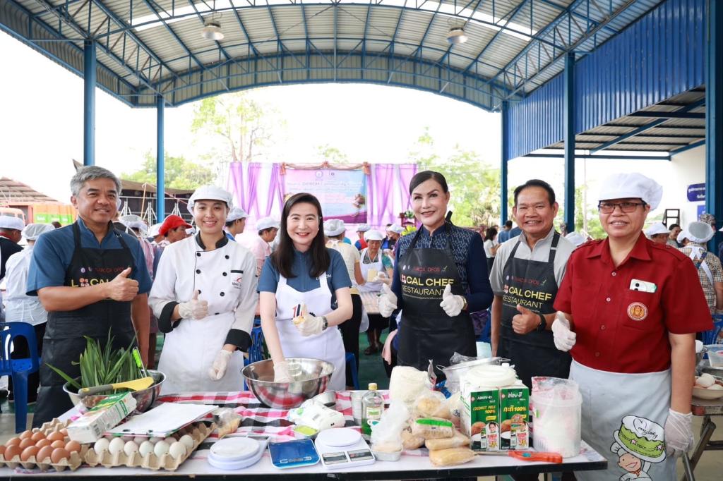 “อธิบดีณัฏฐิญา” เดินเครื่องดีพร้อมคอมมูนิตี้ เร่งให้ทักษะชุมชนท่าค้อ ดึงอัตลักษณ์อาหารพื้นถิ่น หวังสร้างอาชีพ กระจายรายได้สู่เศรษฐกิจชุมชน ตามนโยบาย รวอ.เอกนัฏ