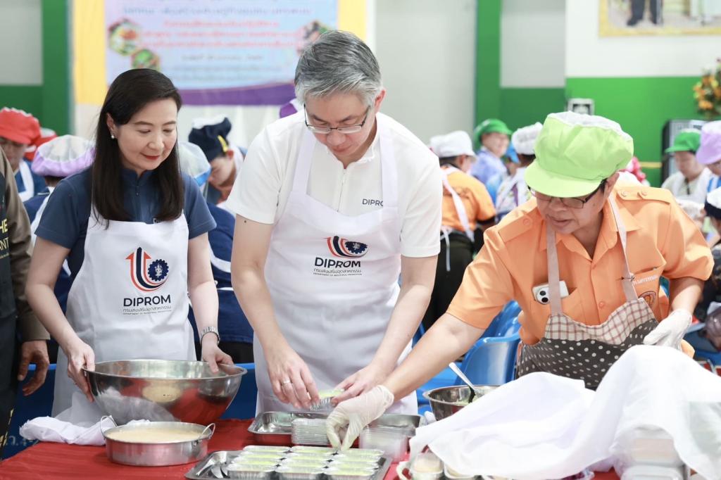 “ปลัดณัฐพล” ปักหมุดนครพนม สั่งการ “ดีพร้อม” “ให้ทักษะ” ดึงอัตลักษณ์อาหารพื้นถิ่นปลาแม่น้ำโขง สร้างรายได้ ต่อยอดอาชีพชุมชนตำบลบ้านค้อ โพนสวรรค์ หวังเสริมแกร่งเศรษฐกิจฐานรากอย่างยั่งยืน ตามนโยบาย รมว.เอกนัฏ
