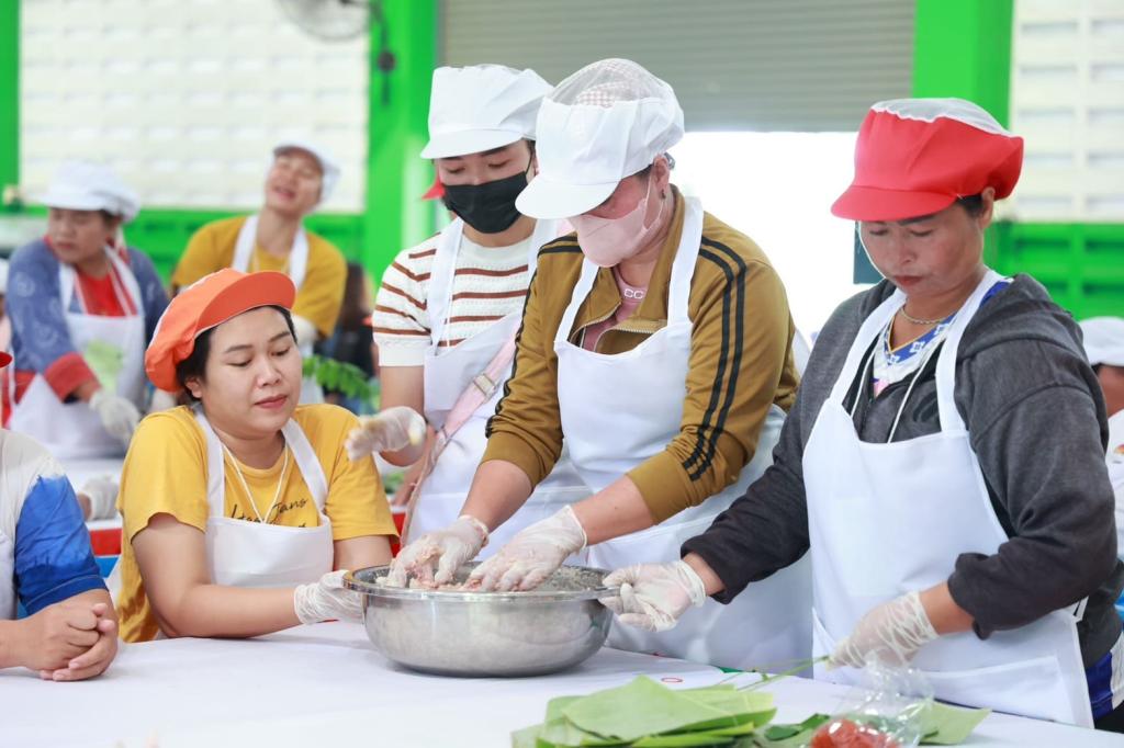 “ปลัดณัฐพล” ปักหมุดนครพนม สั่งการ “ดีพร้อม” “ให้ทักษะ” ดึงอัตลักษณ์อาหารพื้นถิ่นปลาแม่น้ำโขง สร้างรายได้ ต่อยอดอาชีพชุมชนตำบลบ้านค้อ โพนสวรรค์ หวังเสริมแกร่งเศรษฐกิจฐานรากอย่างยั่งยืน ตามนโยบาย รมว.เอกนัฏ