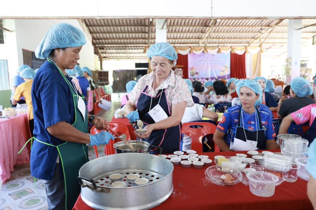 ”ปลัดณัฐพล“ ติดปีกชุมชน “ดีพร้อม” นครพนม ให้ทักษะแปรรูปผัก ผลไม้ สมุนไพรท้องถิ่น สร้างอาชีพ สร้างรายได้ สร้างเศรษฐกิจชุมชนตำบลรามราช ท่าอุเทน สู่การพัฒนาที่ยั่งยืนตามนโยบาย รมว.เอกนัฏ