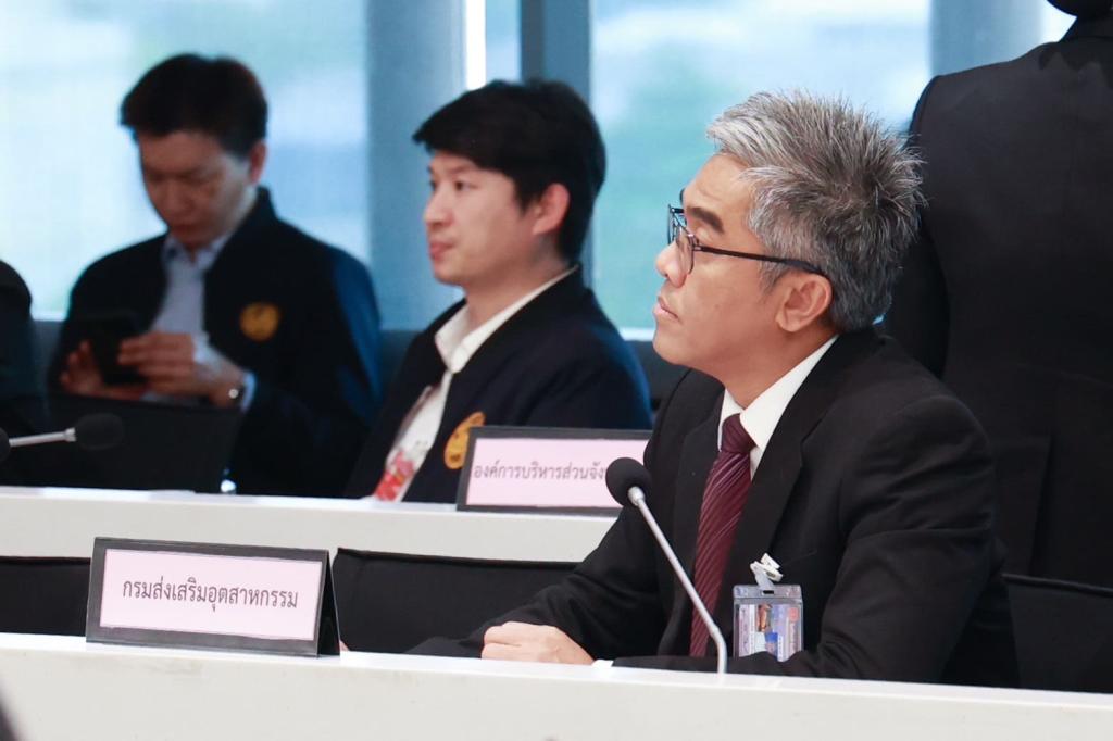 “รสอ.ดุสิต” ร่วมประชุมคณะกรรมาธิการการอุตสาหกรรม เร่งช่วยเหลือรถตุ๊กตุ๊ก จังหวัดภูเก็ต รองรับการพัฒนาอุตสาหกรรมยานยนต์ไฟฟ้า ตามนโยบาย รมว.เอกนัฏ