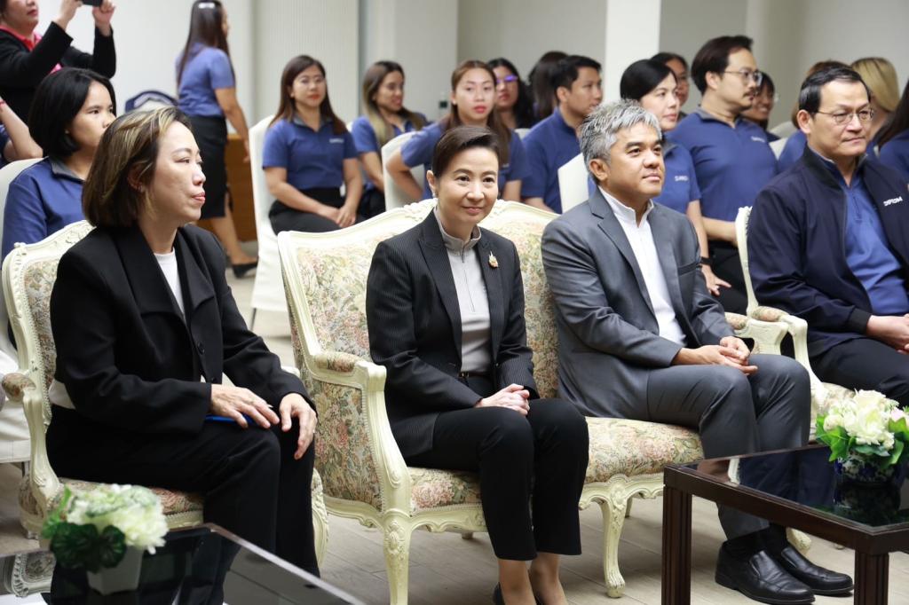 ดีพร้อม มอบวุฒิบัตรบุคลากร ยกระดับ "Front Desk" สู่ผู้วินิจฉัยธุรกิจมืออาชีพ พร้อมขับเคลื่อนอุตสาหกรรมไทยเติบโต ตามนโยบาย รมว. เอกนัฏ