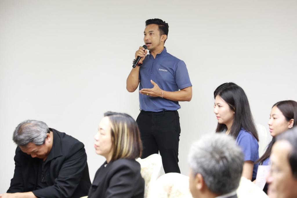 ดีพร้อม มอบวุฒิบัตรบุคลากร ยกระดับ "Front Desk" สู่ผู้วินิจฉัยธุรกิจมืออาชีพ พร้อมขับเคลื่อนอุตสาหกรรมไทยเติบโต ตามนโยบาย รมว. เอกนัฏ