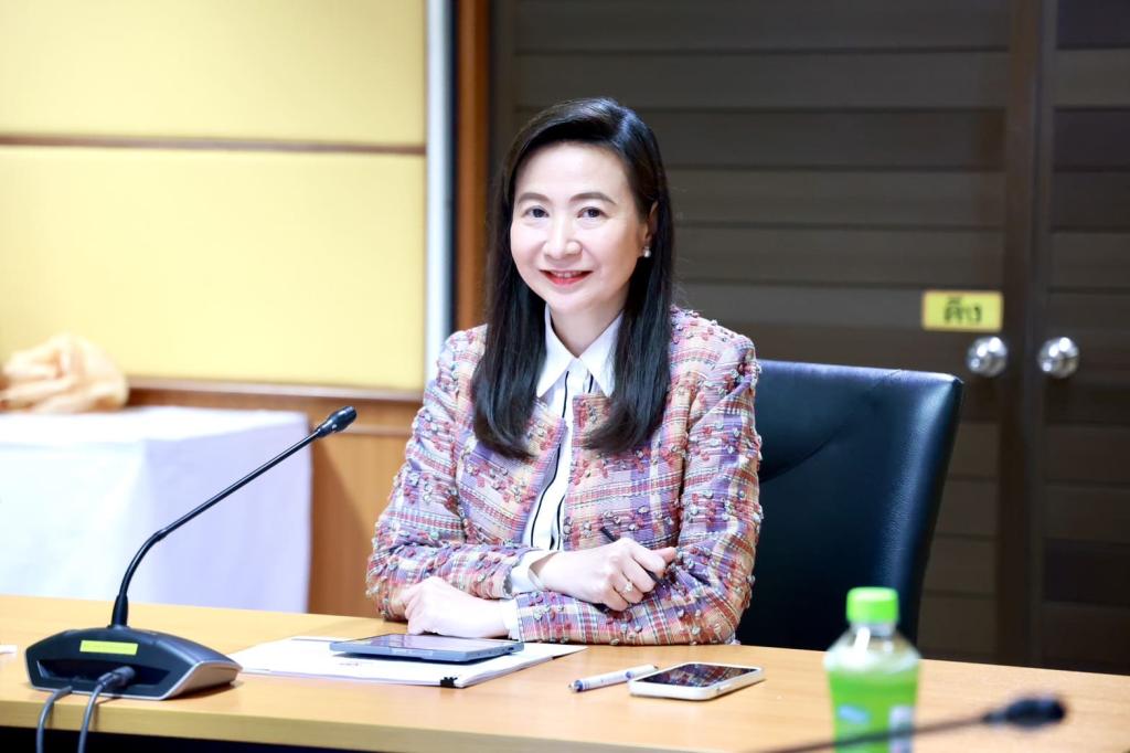 "ดีพร้อม" เดินหน้าปั้น Hero Brand อุตฯ เครื่องสำอางฯ หนุนพลัง Soft Power แฟชั่นไทย ยกระดับภูมิปัญญาสู่วัฒนธรรมสร้างสรรค์ตอบโจทย์ตลาดโลก คาดสร้างมูลค่ากว่า 62 ล้านบาท ตามนโยบาย "รมว.เอกนัฏ"