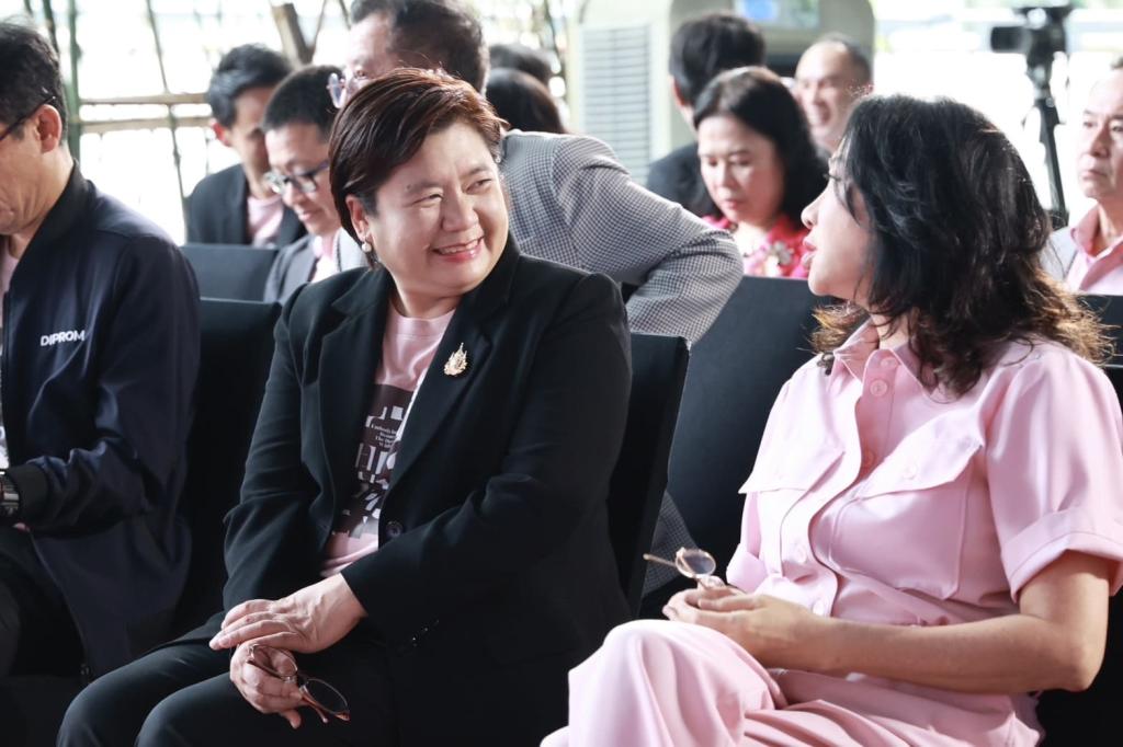 "ดีพร้อม" เดินหน้าปั้น Hero Brand อุตฯ เครื่องสำอางฯ หนุนพลัง Soft Power แฟชั่นไทย ยกระดับภูมิปัญญาสู่วัฒนธรรมสร้างสรรค์ตอบโจทย์ตลาดโลก คาดสร้างมูลค่ากว่า 62 ล้านบาท ตามนโยบาย "รมว.เอกนัฏ"