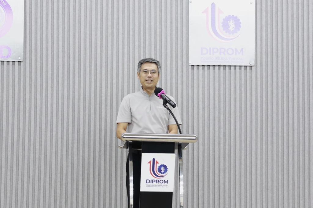 รสอ.สุรพล นำทีมเจ้าหน้าที่สำนักงานเลขาฯ “ฟื้นฟูธรรมชาติ สร้างบรรยากาศ ดีพร้อมคอมมูนิตี้” ปรับภูมิทัศน์ภายนอกและภายในน่าอยู่ พร้อมชื่นชมบุคลากรที่มีการปฏิบัติตนสอดคล้องหลักคุณธรรมเป้าหมาย