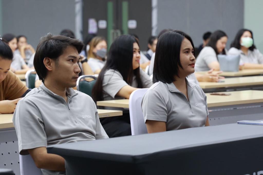 รสอ.สุรพล นำทีมเจ้าหน้าที่สำนักงานเลขาฯ “ฟื้นฟูธรรมชาติ สร้างบรรยากาศ ดีพร้อมคอมมูนิตี้” ปรับภูมิทัศน์ภายนอกและภายในน่าอยู่ พร้อมชื่นชมบุคลากรที่มีการปฏิบัติตนสอดคล้องหลักคุณธรรมเป้าหมาย