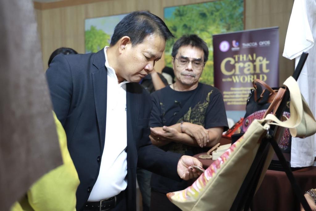 “ดีพร้อม” ผลักดันและยกระดับงานคราฟต์ ให้ก้าวทะยานสู่ตลาดโลก ตอบรับนโยบาย Soft Power สร้างเศรษฐกิจไทยให้ยั่งยืนตามนโยบาย รมว.เอกนัฏ คาดสร้างมูลค่าทางเศรษฐกิจได้กว่า 100 ล้านบาท