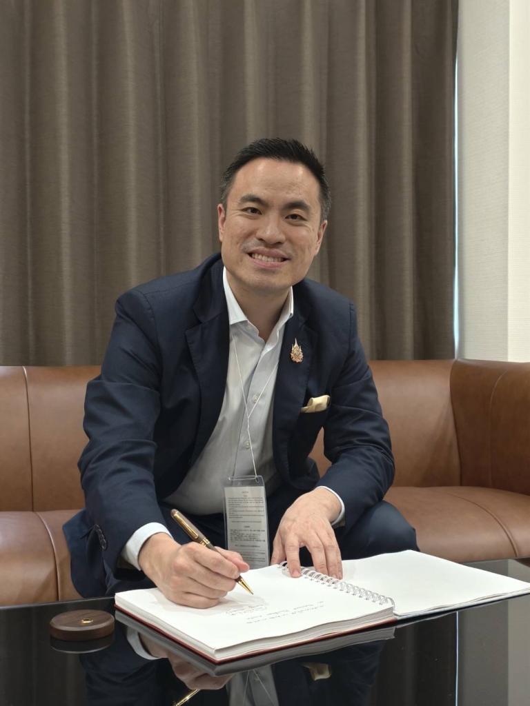 “รมว.เอกนัฏ” นำทีมกระทรวงอุตฯ เยือนแดนปลาดิบ หนุน “ดีพร้อม” โชว์อัตลักษณ์สินค้าไทย ในงาน World Expo 2025 พร้อมดันซอฟต์พาวเวอร์ไทย หวังปักมุดประเทศไทยสู่ปลายทางของนักท่องเที่ยวทั่วโลก คาดสร้างมูลค่าทางเศรษฐกิจกว่า 1,500 ล้านบาท