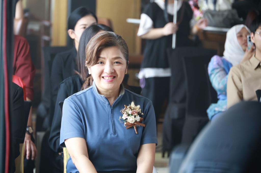 “ดีพร้อม” ปลุกพลัง อุตฯ เสื้อผ้าและเครื่องแต่งกายไทย สร้าง “Fashion Hero Brand” พร้อมหนุนพลัง Soft Power แฟชั่น หวังยกระดับแบรนด์ไทยสู่สากลอย่างยั่งยืนตามนโยบาย รมว.เอกนัฏ คาดสร้างมูลค่ากว่า 100 ล้านบาท