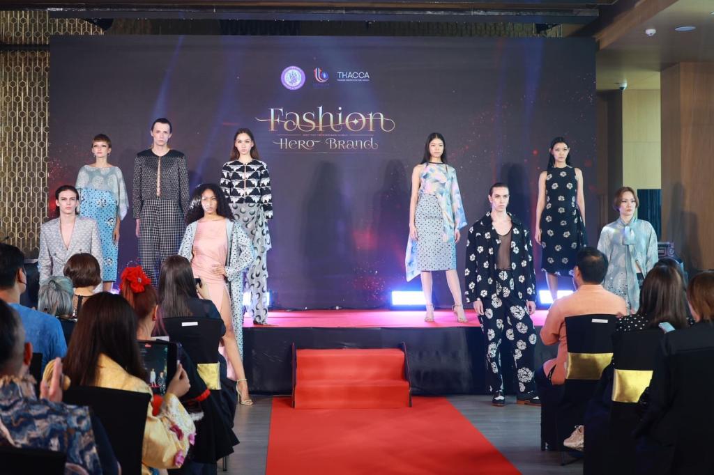 “ดีพร้อม” ปลุกพลัง อุตฯ เสื้อผ้าและเครื่องแต่งกายไทย สร้าง “Fashion Hero Brand” พร้อมหนุนพลัง Soft Power แฟชั่น หวังยกระดับแบรนด์ไทยสู่สากลอย่างยั่งยืนตามนโยบาย รมว.เอกนัฏ คาดสร้างมูลค่ากว่า 100 ล้านบาท