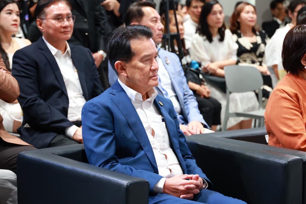 “ดีพร้อม” ดันสุดลิ่มอุตฯ อัญมณีฯ สร้างต้นแบบ Hero Brand Jewelry ดึงอัตลักษณ์ไทยร่วมสมัย หนุนพลัง Soft Power แฟชั่นปักหมุดสู่แบรนด์สากล ตามนโยบาย รมว.เอกนัฏ คาดเศรษฐกิจโตกว่า 100 ล้านบาท