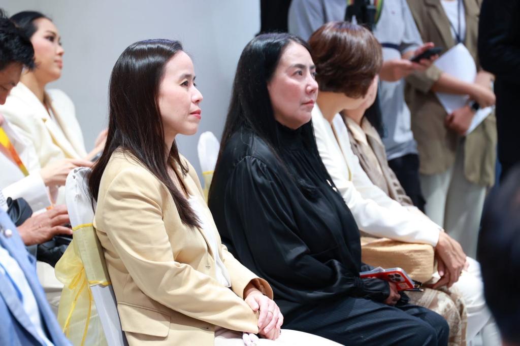 “ดีพร้อม” ดันสุดลิ่มอุตฯ อัญมณีฯ สร้างต้นแบบ Hero Brand Jewelry ดึงอัตลักษณ์ไทยร่วมสมัย หนุนพลัง Soft Power แฟชั่นปักหมุดสู่แบรนด์สากล ตามนโยบาย รมว.เอกนัฏ คาดเศรษฐกิจโตกว่า 100 ล้านบาท