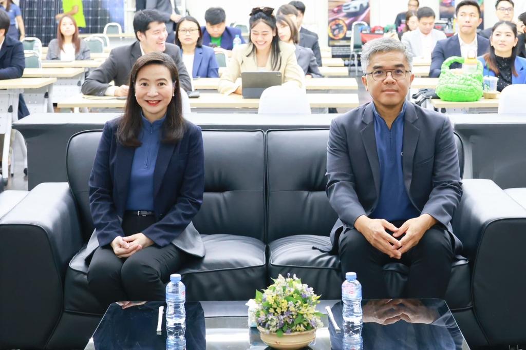 “ดีพร้อม” ปลุกพลังนักธุรกิจรุ่นใหม่ ติดอาวุธเติมทักษะ เดินหน้า “DIPROM Young SMEs Network ครั้งที่ 2” หวังยกระดับธุรกิจครอบครัวสู่อุตสาหกรรมไทยยุคใหม่ คาดเกิดมูลค่าทางธุรกิจกว่า 50 ล้านบาท