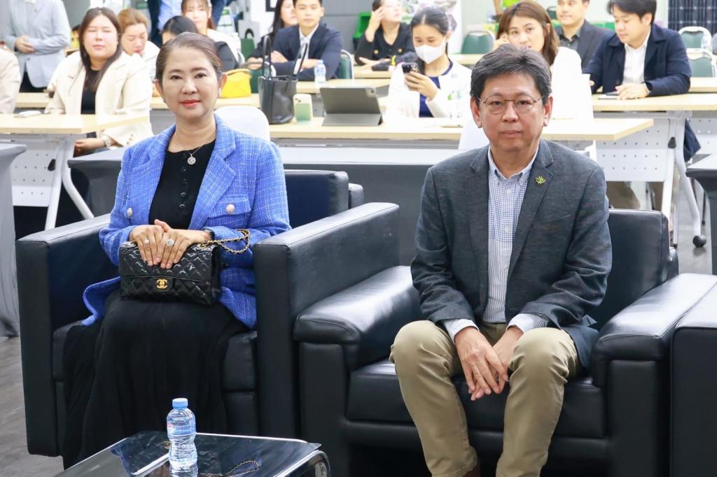 “ดีพร้อม” ปลุกพลังนักธุรกิจรุ่นใหม่ ติดอาวุธเติมทักษะ เดินหน้า “DIPROM Young SMEs Network ครั้งที่ 2” หวังยกระดับธุรกิจครอบครัวสู่อุตสาหกรรมไทยยุคใหม่ คาดเกิดมูลค่าทางธุรกิจกว่า 50 ล้านบาท