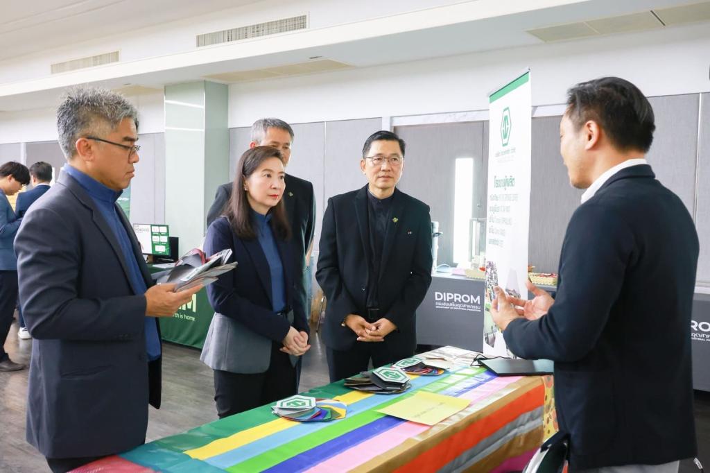 “ดีพร้อม” ปลุกพลังนักธุรกิจรุ่นใหม่ ติดอาวุธเติมทักษะ เดินหน้า “DIPROM Young SMEs Network ครั้งที่ 2” หวังยกระดับธุรกิจครอบครัวสู่อุตสาหกรรมไทยยุคใหม่ คาดเกิดมูลค่าทางธุรกิจกว่า 50 ล้านบาท