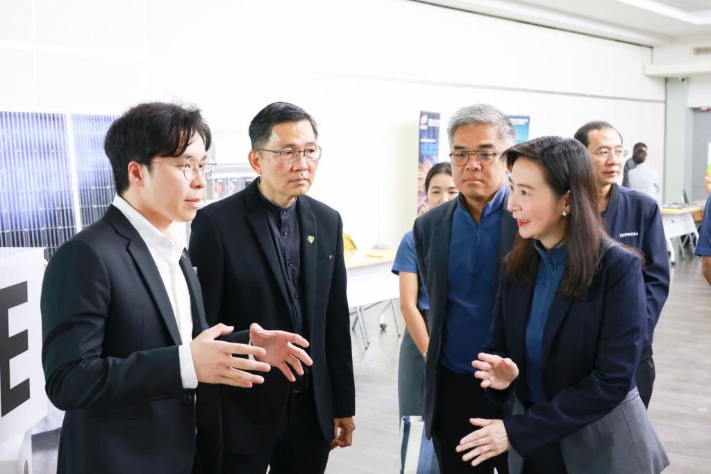 “ดีพร้อม” ปลุกพลังนักธุรกิจรุ่นใหม่ ติดอาวุธเติมทักษะ เดินหน้า “DIPROM Young SMEs Network ครั้งที่ 2” หวังยกระดับธุรกิจครอบครัวสู่อุตสาหกรรมไทยยุคใหม่ คาดเกิดมูลค่าทางธุรกิจกว่า 50 ล้านบาท
