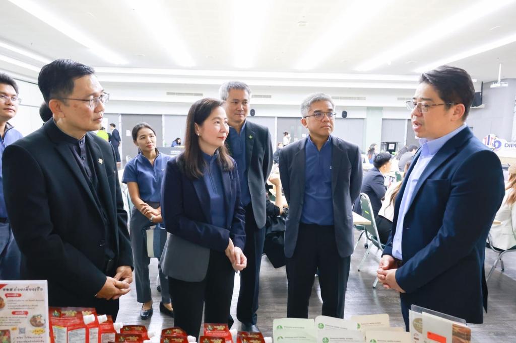 “ดีพร้อม” ปลุกพลังนักธุรกิจรุ่นใหม่ ติดอาวุธเติมทักษะ เดินหน้า “DIPROM Young SMEs Network ครั้งที่ 2” หวังยกระดับธุรกิจครอบครัวสู่อุตสาหกรรมไทยยุคใหม่ คาดเกิดมูลค่าทางธุรกิจกว่า 50 ล้านบาท