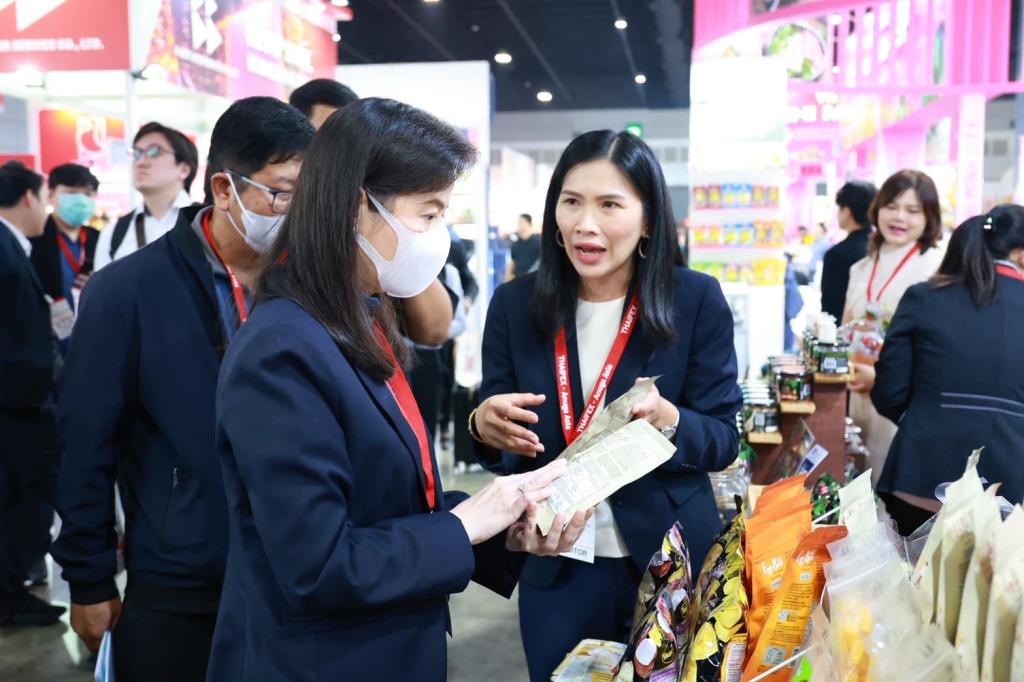 “อธิบดีณัฏฐิญา” นำทัพ พัฒนาอุตฯ ชุมชน แท็คทีม เกษตรอุตสาหกรรม ยกครัว "ดีพร้อมคอมมูนิตี้" ร่วมงาน THAIFEX – ANUGA ASIA 2025 ด้วยแนวคิด The Great Ingredients เปิดประสบการณ์ ให้โอกาสธุรกิจ ขยายตลาด เชื่อมต่อคู่ค้าคุณภาพระดับโลก ตามนโยบาย รมว.เอกนัฏ