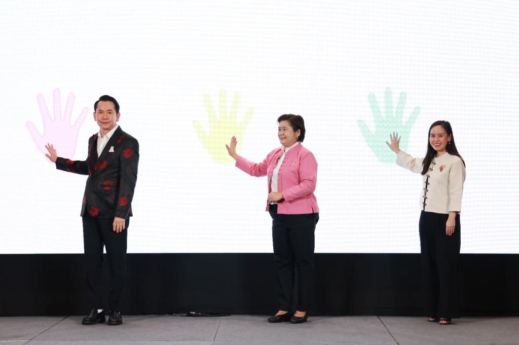 “ดีพร้อม” รุกปั้นดีไซเนอร์ สานฝันหัตถกรรมสิ่งทอไทย พร้อมพัฒนาสินค้าชุมชนต้นแบบ เดินหน้าผลักดัน Soft Power แฟชั่นไทยสู่สากล ตามนโยบาย "รมว.เอกนัฏ"