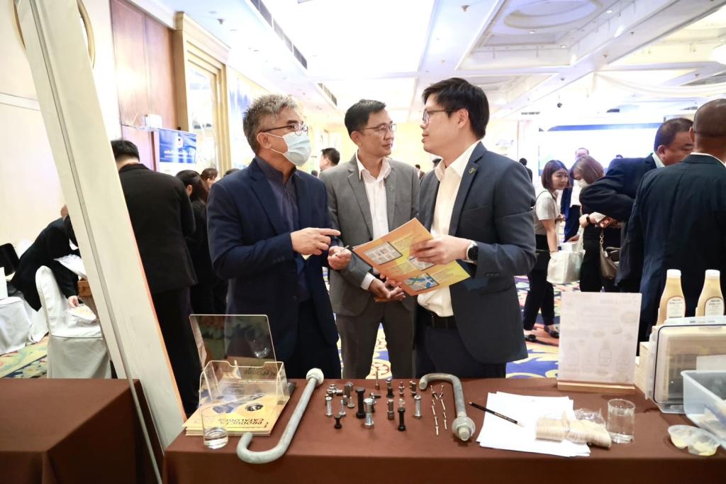 “รสอ.ดุสิต” ชู “ดีพร้อมคอมมูนิตี้” หนุนติดอาวุธ SMEs ไทย สู่การพัฒนาเศรษฐกิจยุคใหม่ พร้อมดัน GDP โตขึ้น 1% สอดรับนโยบาย รมว.เอกนัฏ