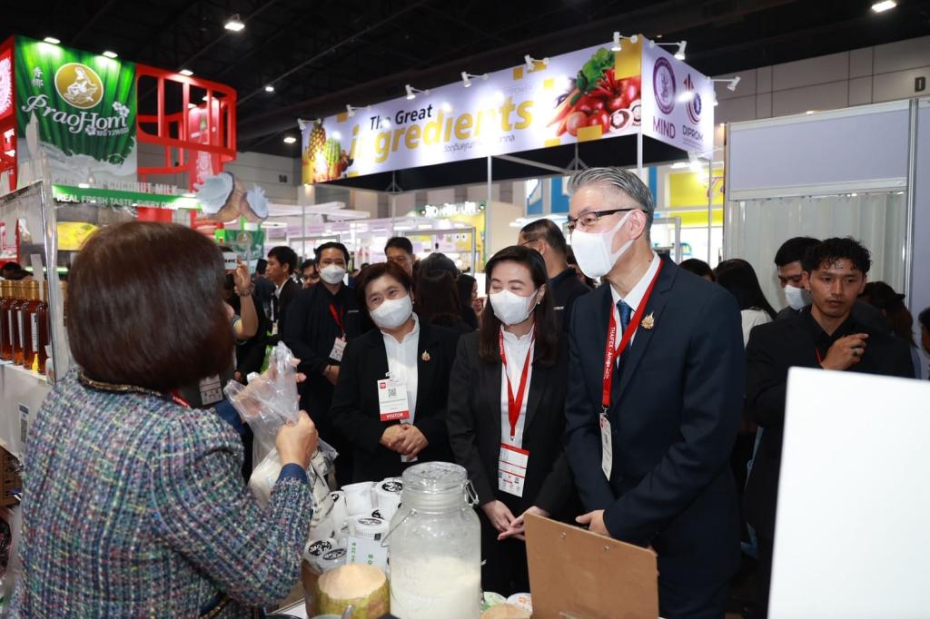 “ปลัดณัฐพล” นำทีม อุตฯ เยี่ยมชมครัว "ดีพร้อม" ในงาน THAIFEX – ANUGA ASIA 2025 ภายใต้แนวคิด The Great Ingredients เปิดประสบการณ์ ให้โอกาส เสริมแกร่งธุรกิจ ขยายตลาด เชื่อมต่อคู่ค้าคุณภาพระดับโลก ตามนโยบาย รมว.เอกนัฏ