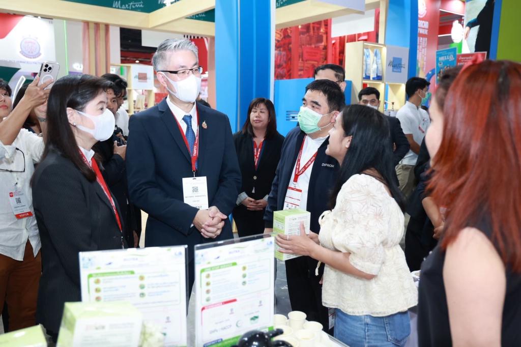 “ปลัดณัฐพล” นำทีม อุตฯ เยี่ยมชมครัว "ดีพร้อม" ในงาน THAIFEX – ANUGA ASIA 2025 ภายใต้แนวคิด The Great Ingredients เปิดประสบการณ์ ให้โอกาส เสริมแกร่งธุรกิจ ขยายตลาด เชื่อมต่อคู่ค้าคุณภาพระดับโลก ตามนโยบาย รมว.เอกนัฏ