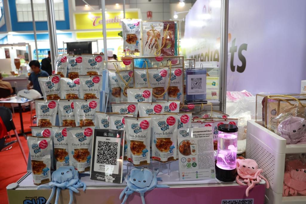 “ปลัดณัฐพล” นำทีม อุตฯ เยี่ยมชมครัว "ดีพร้อม" ในงาน THAIFEX – ANUGA ASIA 2025 ภายใต้แนวคิด The Great Ingredients เปิดประสบการณ์ ให้โอกาส เสริมแกร่งธุรกิจ ขยายตลาด เชื่อมต่อคู่ค้าคุณภาพระดับโลก ตามนโยบาย รมว.เอกนัฏ