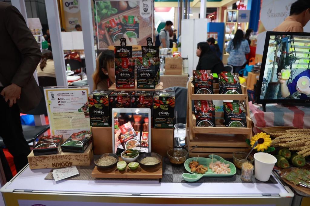 “ปลัดณัฐพล” นำทีม อุตฯ เยี่ยมชมครัว "ดีพร้อม" ในงาน THAIFEX – ANUGA ASIA 2025 ภายใต้แนวคิด The Great Ingredients เปิดประสบการณ์ ให้โอกาส เสริมแกร่งธุรกิจ ขยายตลาด เชื่อมต่อคู่ค้าคุณภาพระดับโลก ตามนโยบาย รมว.เอกนัฏ