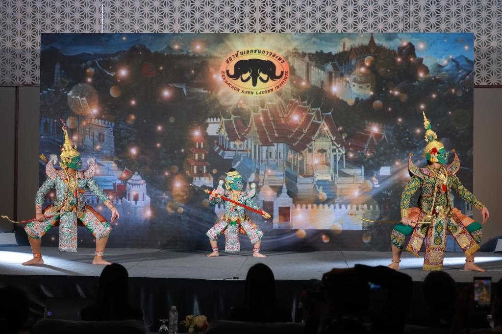 “ดีพร้อม” ให้กำเนิด! ฮีโร่แบรนด์คราฟต์ไทย สร้างฐานการผลิต เชื่อมโยงคราฟต์ไทยสู่ตลาดสากล ตามนโยบาย รมว.เอกนัฏ คาดเกิดมูลค่า ศก. กว่า 100 ล้านบาท