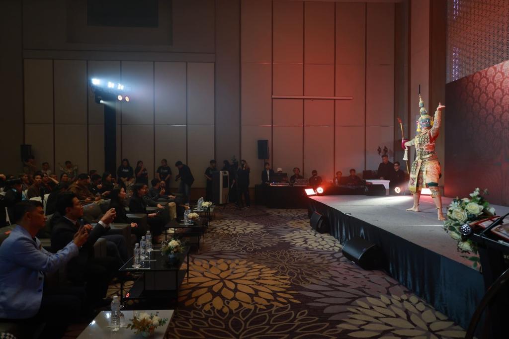 “ดีพร้อม” ให้กำเนิด! ฮีโร่แบรนด์คราฟต์ไทย สร้างฐานการผลิต เชื่อมโยงคราฟต์ไทยสู่ตลาดสากล ตามนโยบาย รมว.เอกนัฏ คาดเกิดมูลค่า ศก. กว่า 100 ล้านบาท