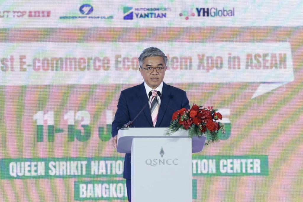 “ดีพร้อม“ หนุนนวัตกรรมและเทคโนโลยีอีคอมเมิร์ซ ร่วมงาน ADSX 2025 หวังยกระดับระบบนิเวศทางธุรกิจให้ผู้ประกอบการไทยก้าวสู่เศรษฐกิจดิจิทัล สอดรับนโยบาย รมว.เอกนัฏ