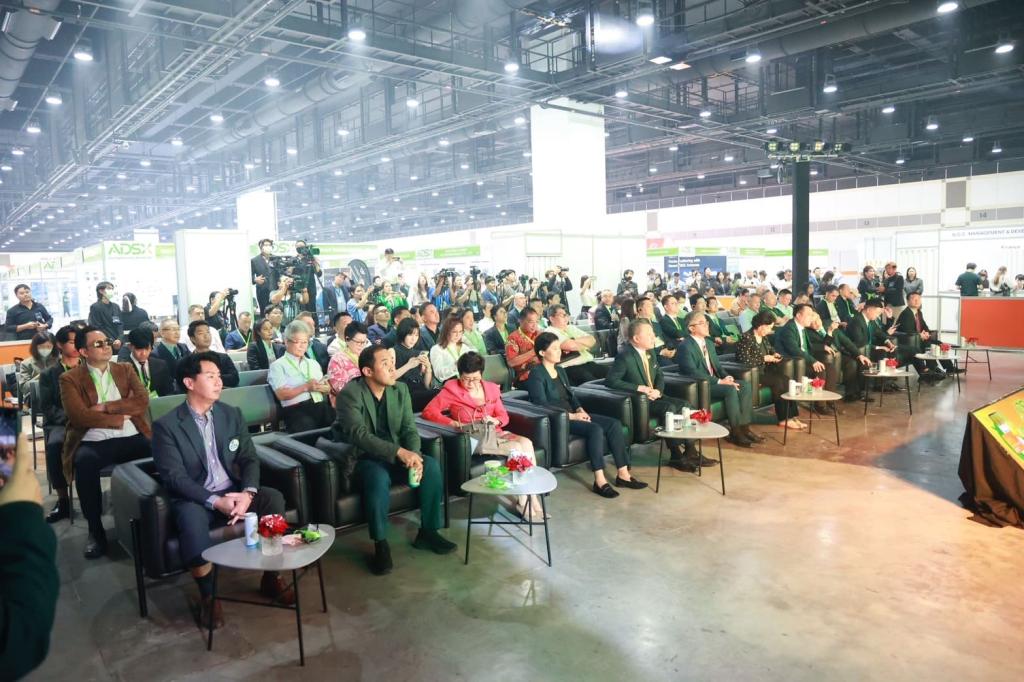 “ดีพร้อม“ หนุนนวัตกรรมและเทคโนโลยีอีคอมเมิร์ซ ร่วมงาน ADSX 2025 หวังยกระดับระบบนิเวศทางธุรกิจให้ผู้ประกอบการไทยก้าวสู่เศรษฐกิจดิจิทัล สอดรับนโยบาย รมว.เอกนัฏ