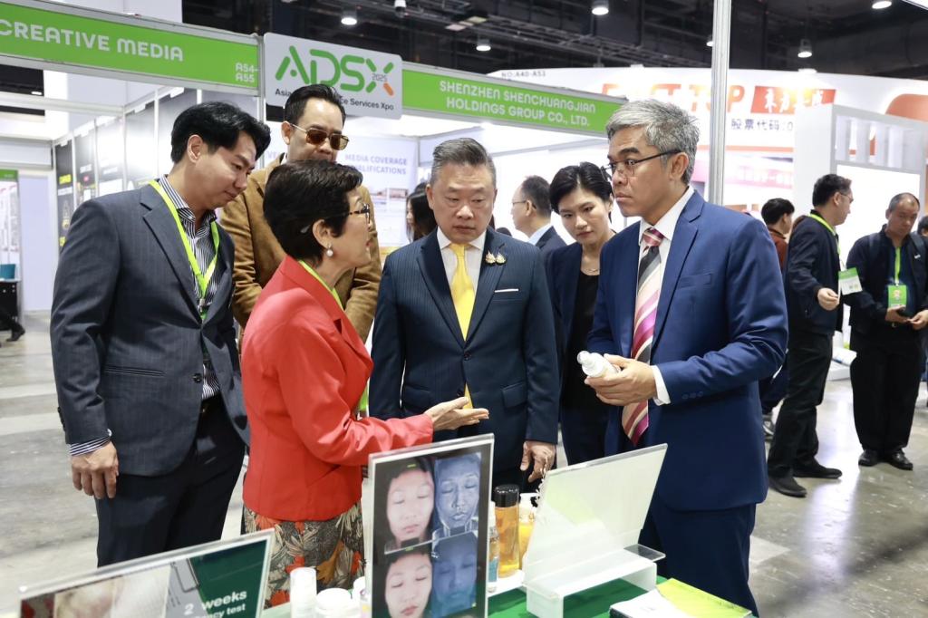 “ดีพร้อม“ หนุนนวัตกรรมและเทคโนโลยีอีคอมเมิร์ซ ร่วมงาน ADSX 2025 หวังยกระดับระบบนิเวศทางธุรกิจให้ผู้ประกอบการไทยก้าวสู่เศรษฐกิจดิจิทัล สอดรับนโยบาย รมว.เอกนัฏ