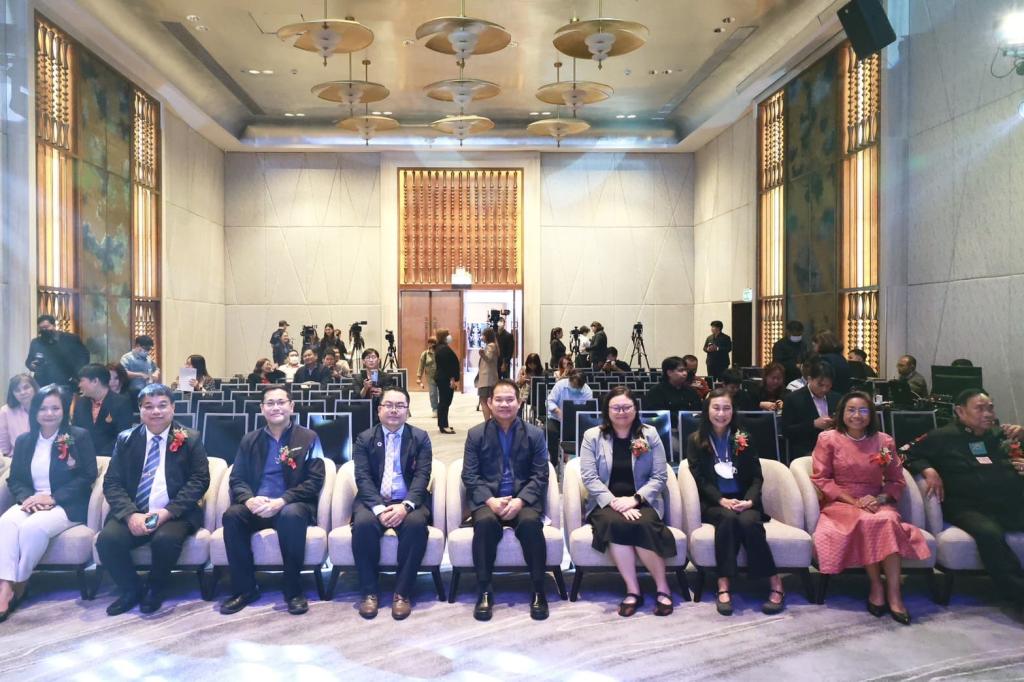 “ดีพร้อม” ลั่นกลองเปิดตัว “โครงการพัฒนาร้านอาหารเชฟชุมชนอาหารถิ่นไทย (Local Chef Restaurant) ในพื้นที่ภาคกลางและภาคตะวันออก” ผลักดันซอฟต์พาวเวอร์อาหารไทย หวังสร้างรายได้ชุมชนสู่การขับเคลื่อนเศรษฐกิจฐานราก ตามนโยบาย รมว.เอกนัฏ