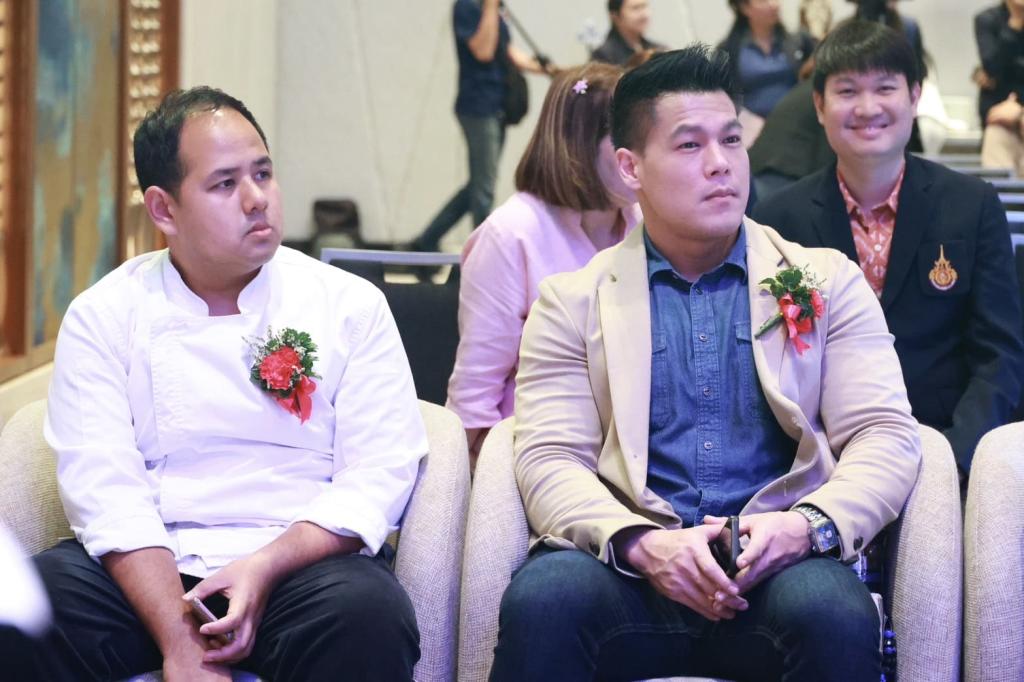 “ดีพร้อม” ลั่นกลองเปิดตัว “โครงการพัฒนาร้านอาหารเชฟชุมชนอาหารถิ่นไทย (Local Chef Restaurant) ในพื้นที่ภาคกลางและภาคตะวันออก” ผลักดันซอฟต์พาวเวอร์อาหารไทย หวังสร้างรายได้ชุมชนสู่การขับเคลื่อนเศรษฐกิจฐานราก ตามนโยบาย รมว.เอกนัฏ