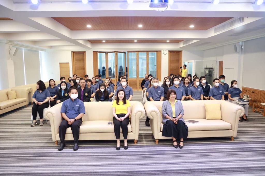ดีพร้อม จัดกิจกรรม “แบ่งรัก ปันน้ำใจ เทิดไท้องค์ราชินี 47 พรรษา” ร่วมสมทบทุนและช่วยเหลือผู้พิการทางสายตา