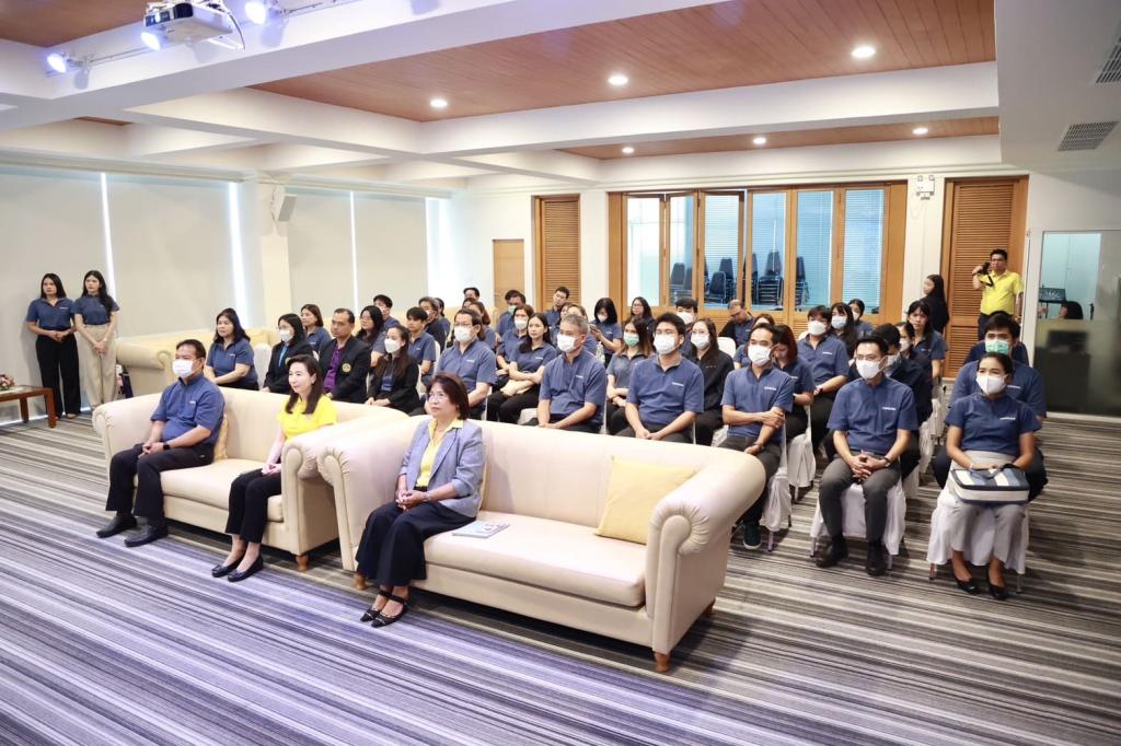 ดีพร้อม จัดกิจกรรม “แบ่งรัก ปันน้ำใจ เทิดไท้องค์ราชินี 47 พรรษา” ร่วมสมทบทุนและช่วยเหลือผู้พิการทางสายตา