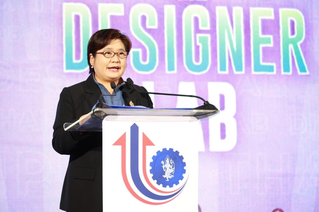 “ดีพร้อม” ดันซอฟต์พาวเวอร์แฟชั่นไทย คัด 3 แบรนด์ชนะเลิศ ชูศักยภาพนักออกแบบไทย โชว์ผลงานสู่ระดับสากล ตามนโยบาย รมว.เอกนัฏ